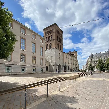 Апартаменти R'apparts T3 Centre-ville Historique Гренобль